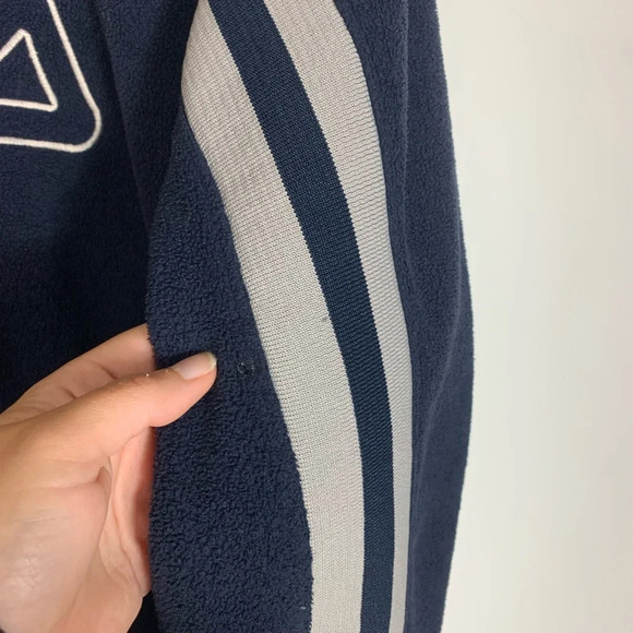 VTG Y2K FILA Pullover Crewneck Sweater Adult Size Large?  Polyester *Flawed - Picture 9 of 12